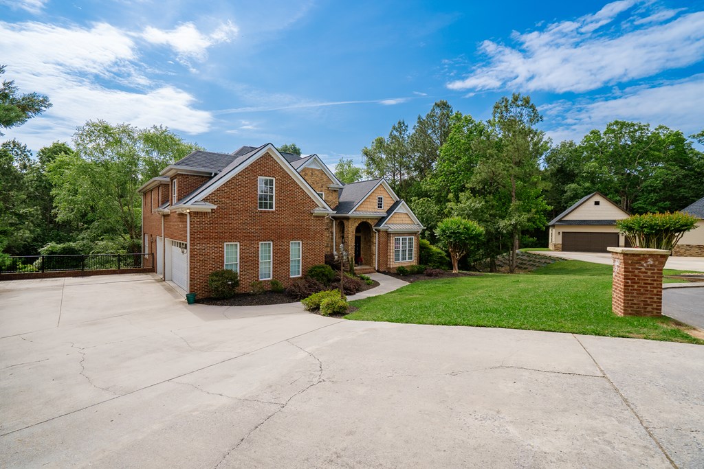 411 Overlook Way