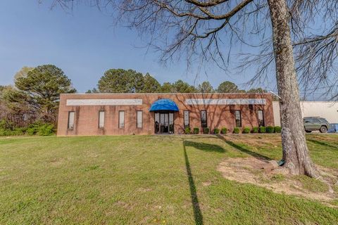2124 S Hamilton Street DALTON GA 30721