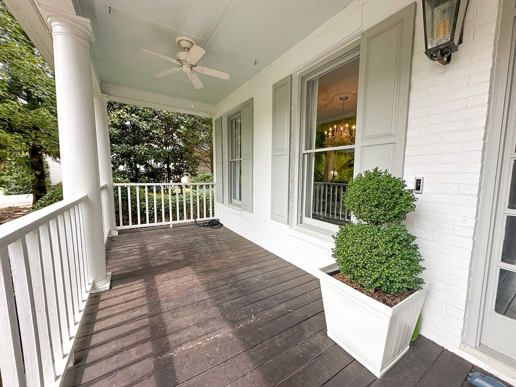 1910 Cameron Drive