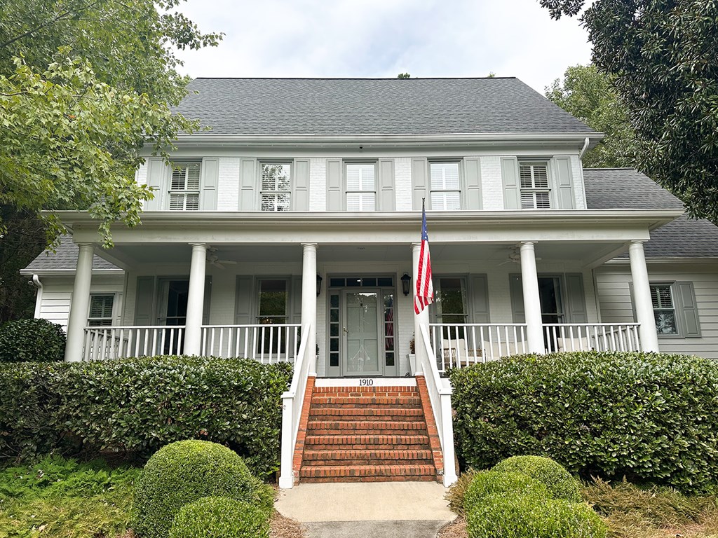 1910 Cameron Drive