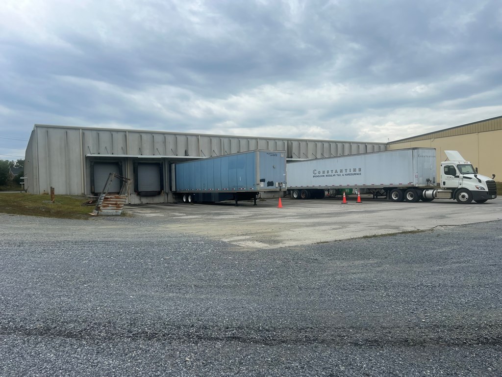 1122 S Hwy 411