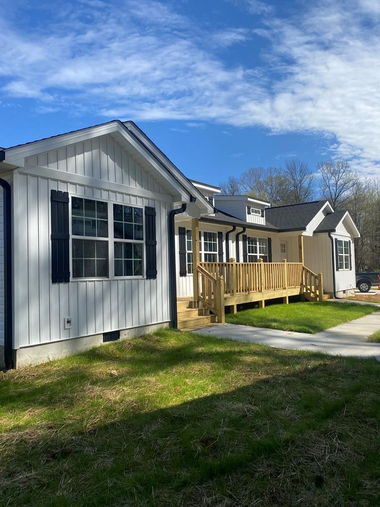 Photo 1 of 11 — 1135 Veterans Drive A, DALTON, GA 30721