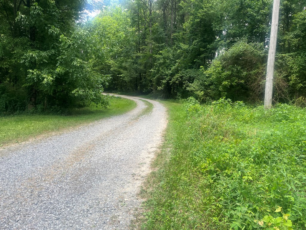 1222 Beaverdale Cutoff