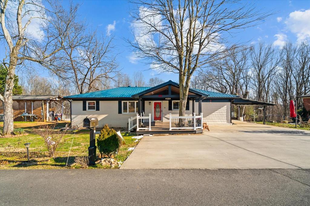 Photo 1 of 32 — 1709 Needham Drive, DALTON, GA 30720