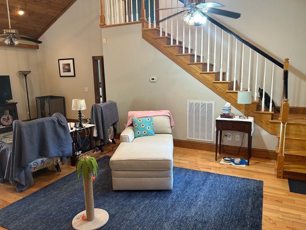 327 Williams Road NW