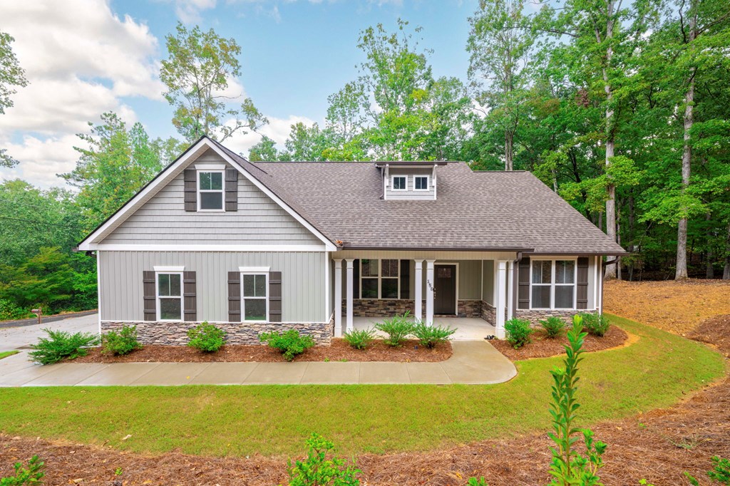 158 Shadowood Drive SE