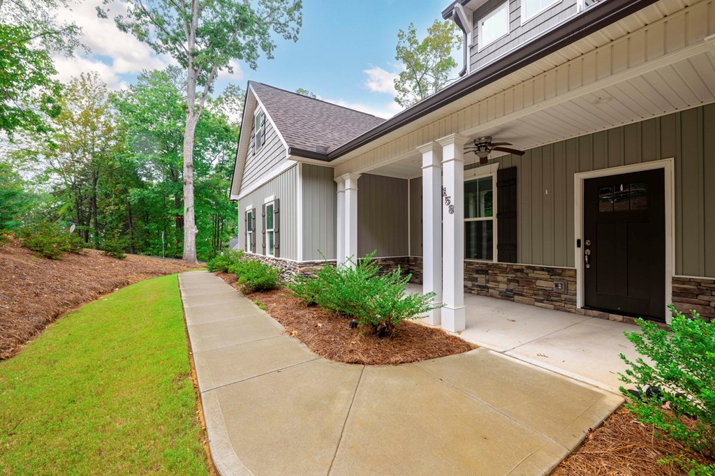 158 Shadowood Drive SE