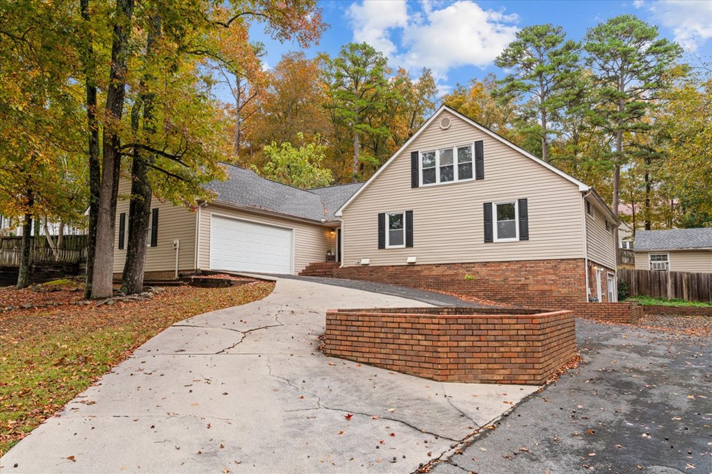 224 Shadowood Drive SE