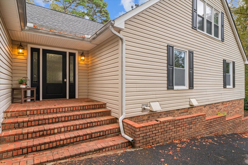 224 Shadowood Drive SE