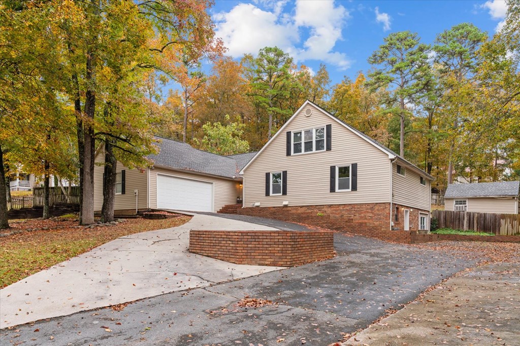 224 Shadowood Drive SE