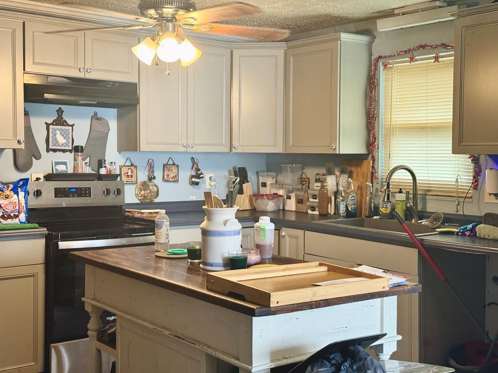 1037 Tunnel Hill Road