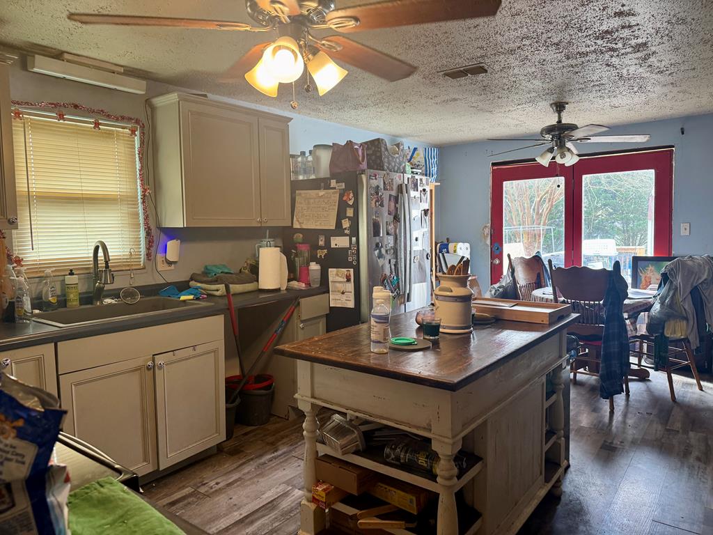 1037 Tunnel Hill Road