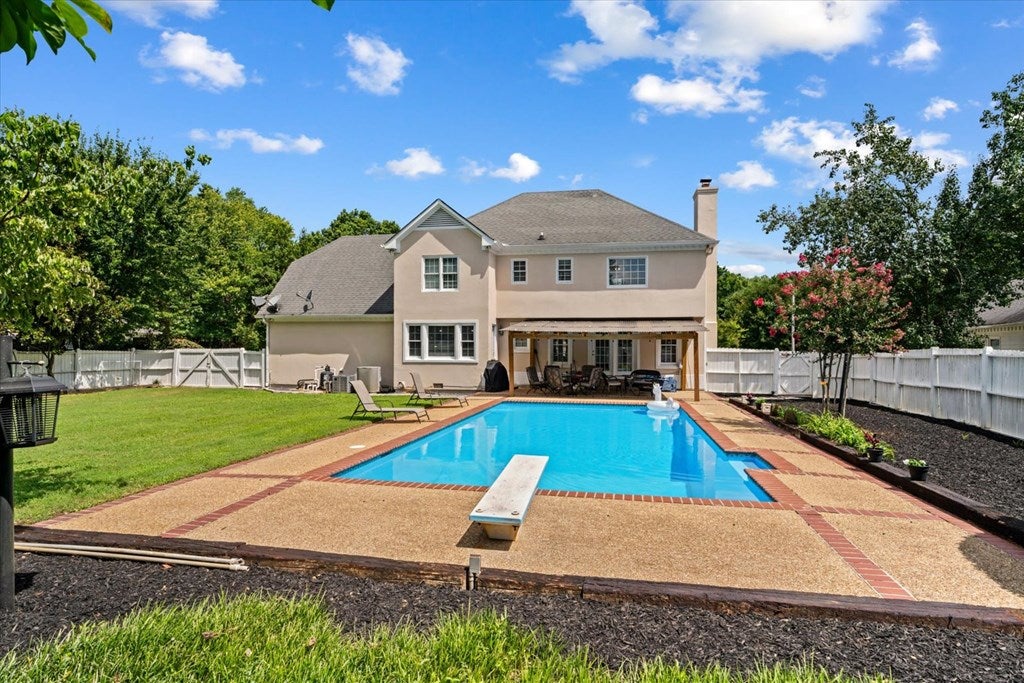 2001 Kingsridge Drive