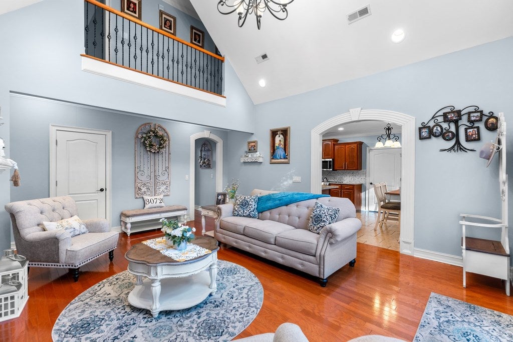 604 Lenna Lane