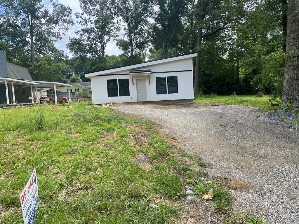 Photo 1 of 4 — 1002 Delaware Drive, DALTON, GA 30721