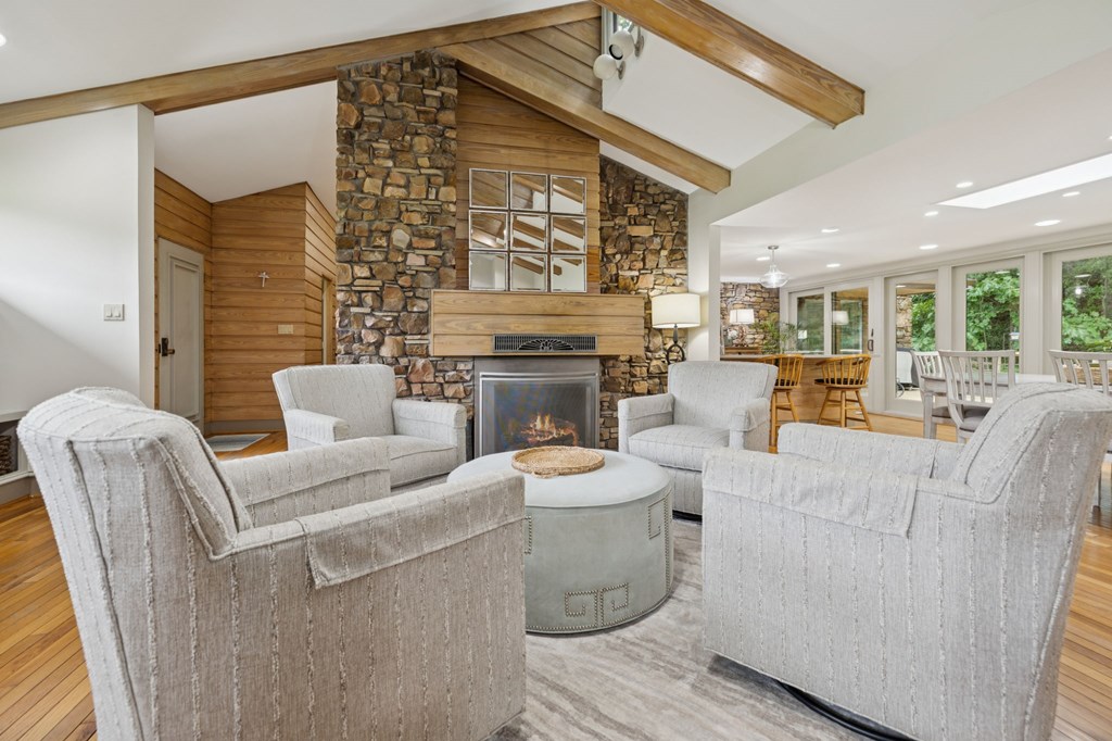 111 Broadview Terrace