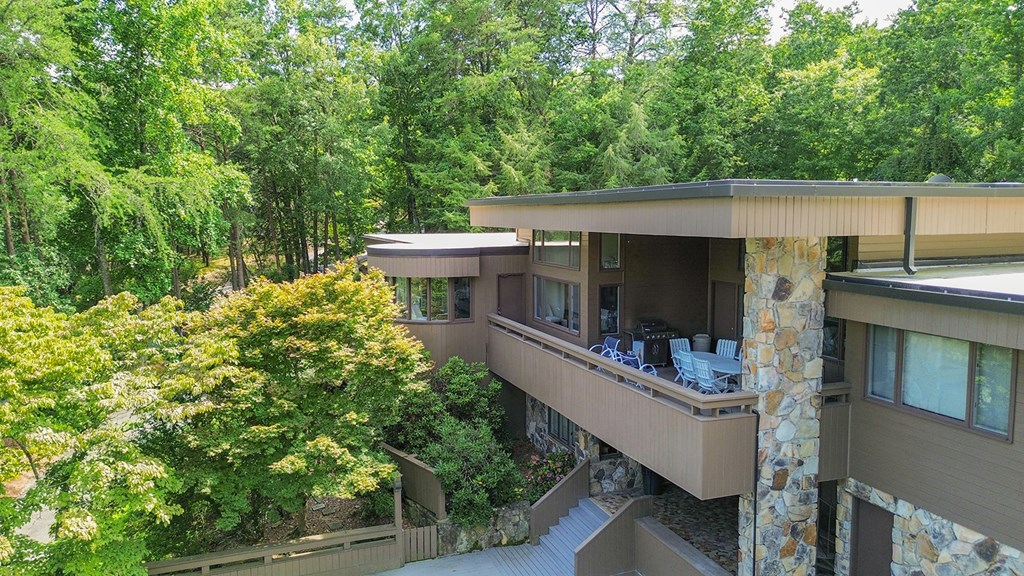 2400 Botany Woods