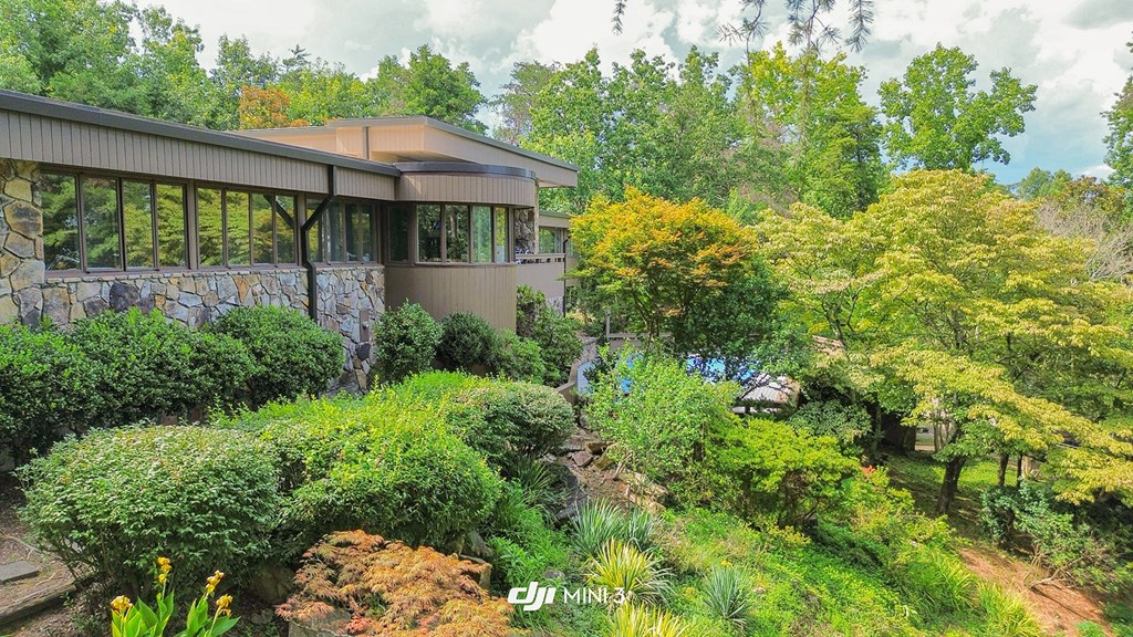 2400 Botany Woods