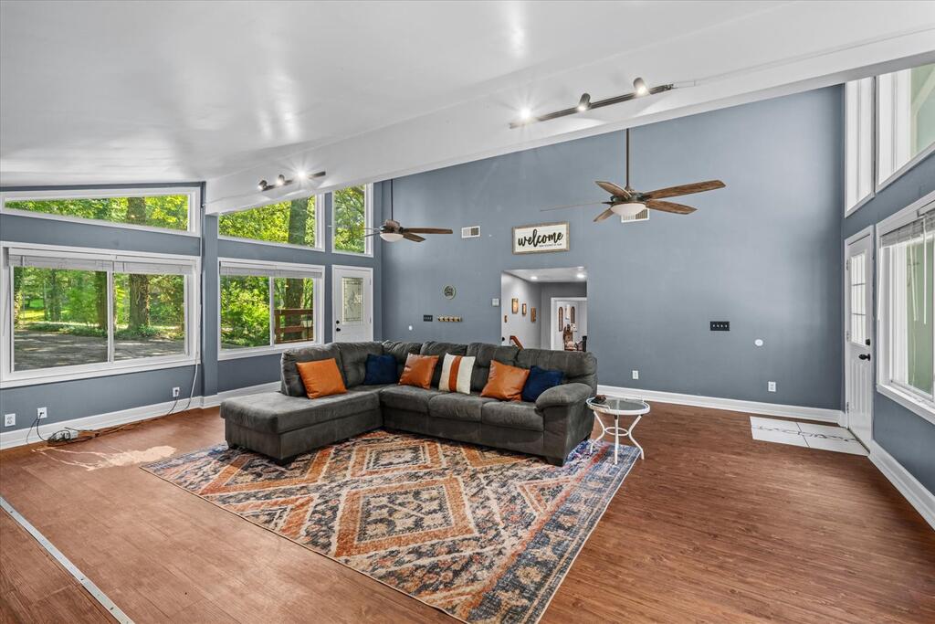 315 E Randall Road