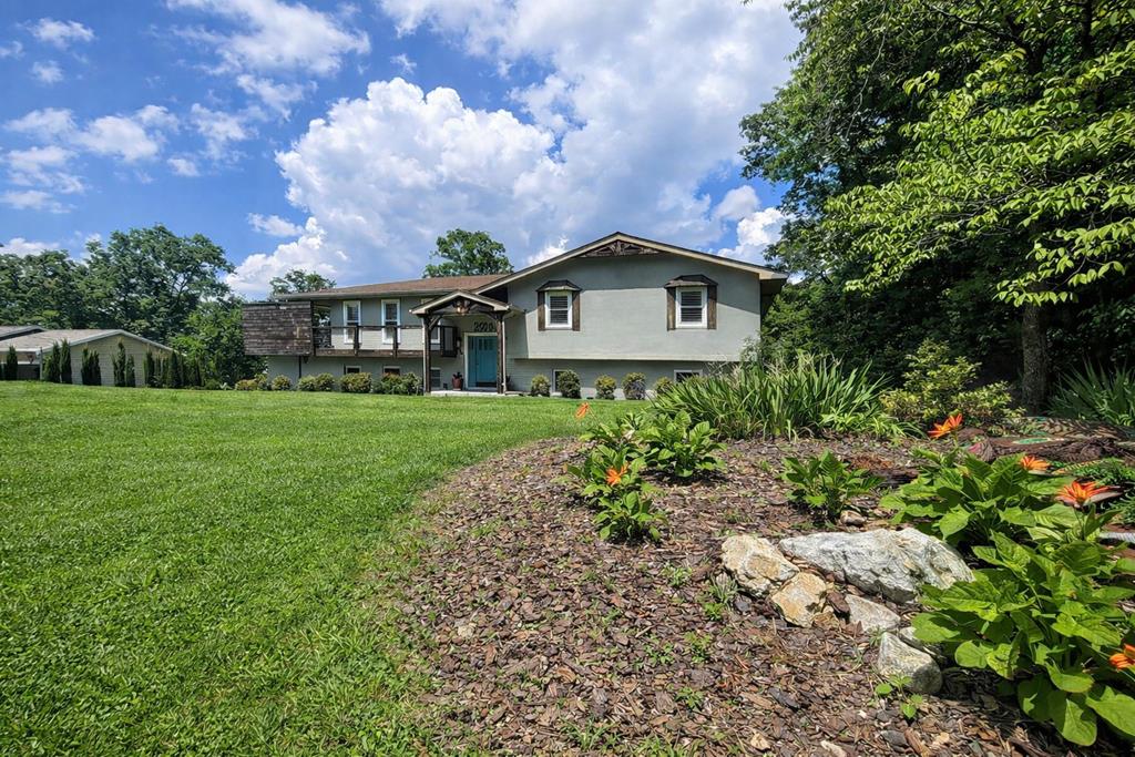 206 Blue Mountain Parkway