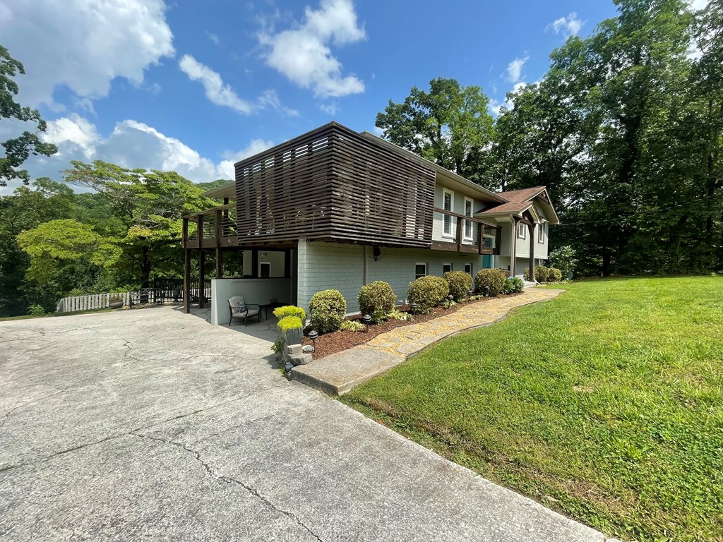 206 Blue Mountain Parkway