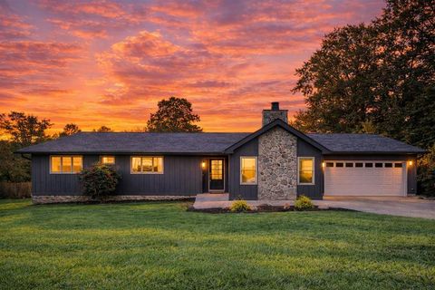 1902 W Brookhaven Circle DALTON GA 30720