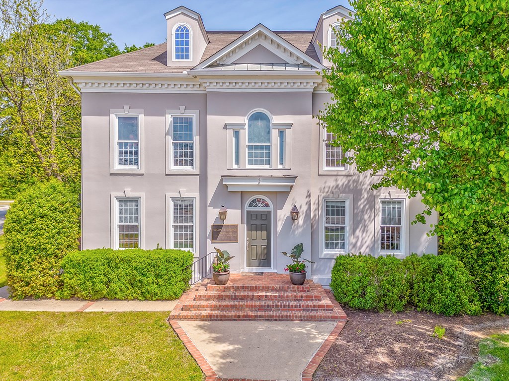 417 Court Street