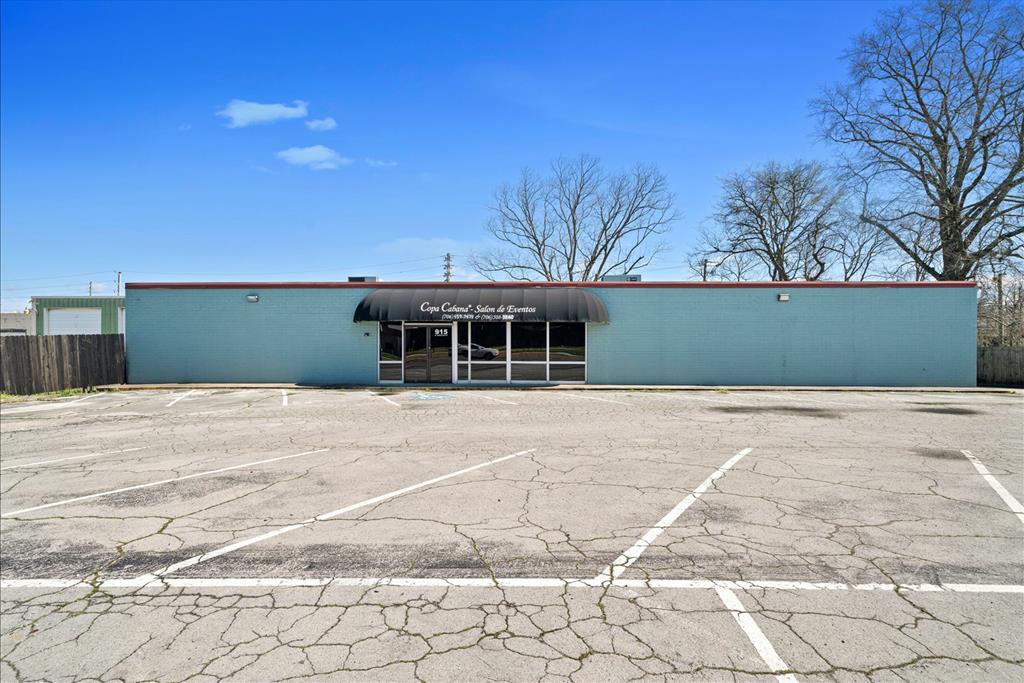 Photo 1 of 40 — 915 S Hamilton Street, DALTON, GA 30721