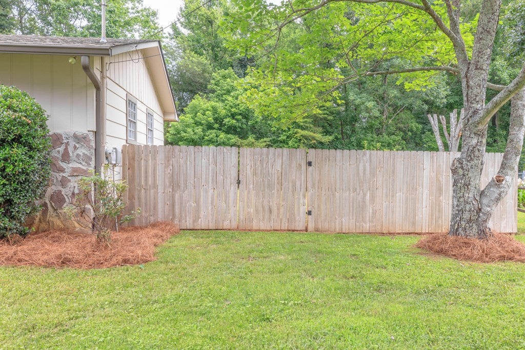 160 Pinebrook Drive