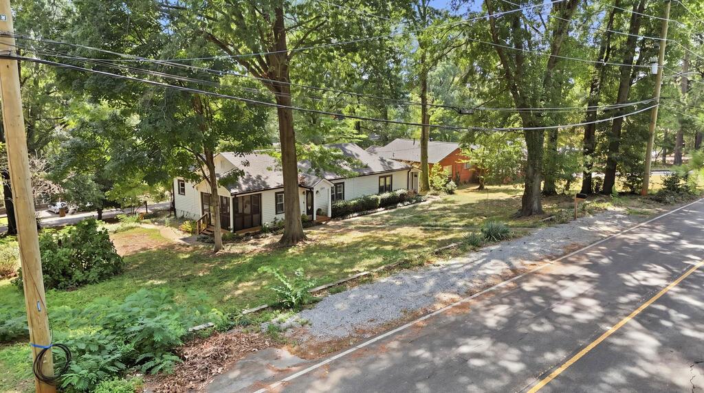 1009 Brown Street