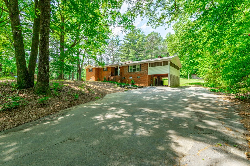 1590 Peavine Road