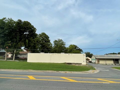 207 S Glenwood Avenue DALTON GA 30721