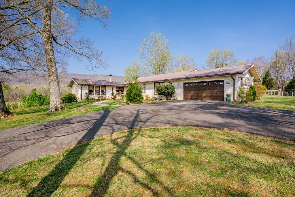 1254 Mountain Loop Road NW