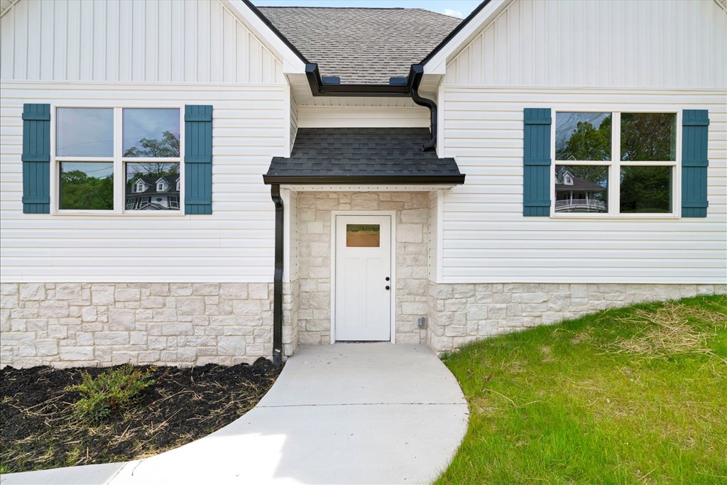 2029 Rolling Hills Way