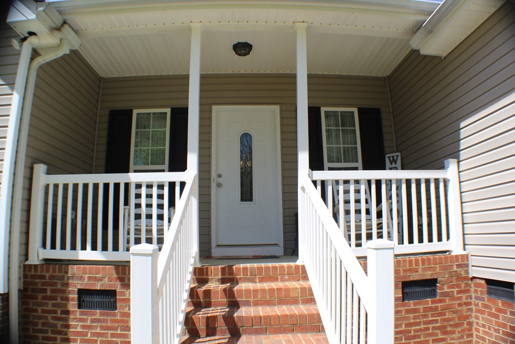 33 Brook Hollow