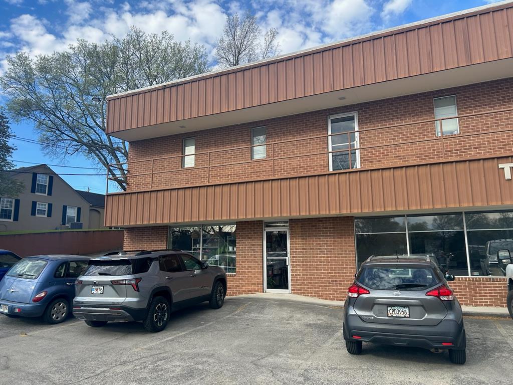 Photo 1 of 5 — 407 N Thornton Avenue, DALTON, GA 30720