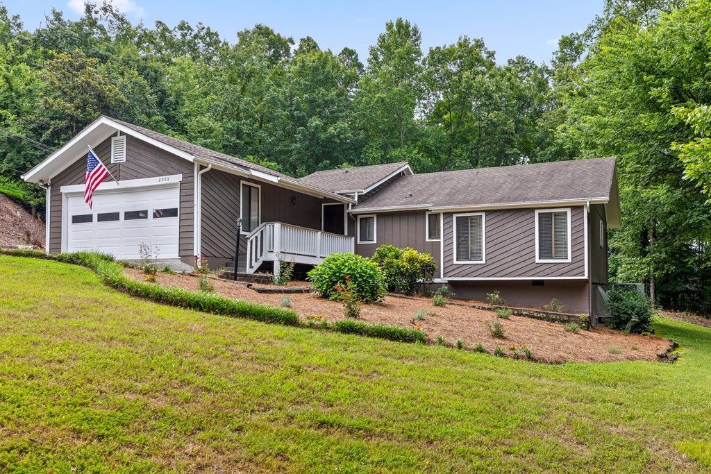 2903 Huckleberry Lane