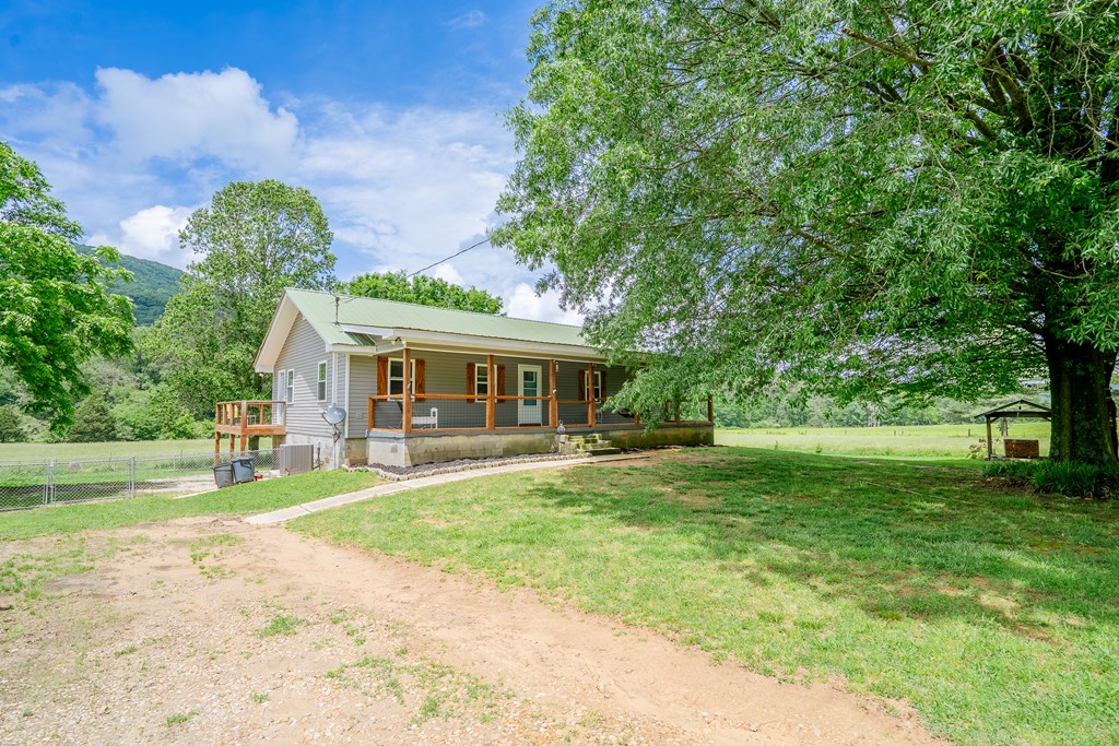 976 Chamberlain Road