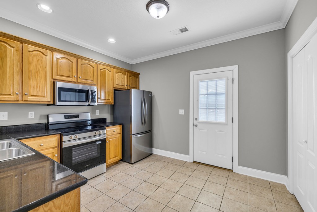 502 Hamilton Way