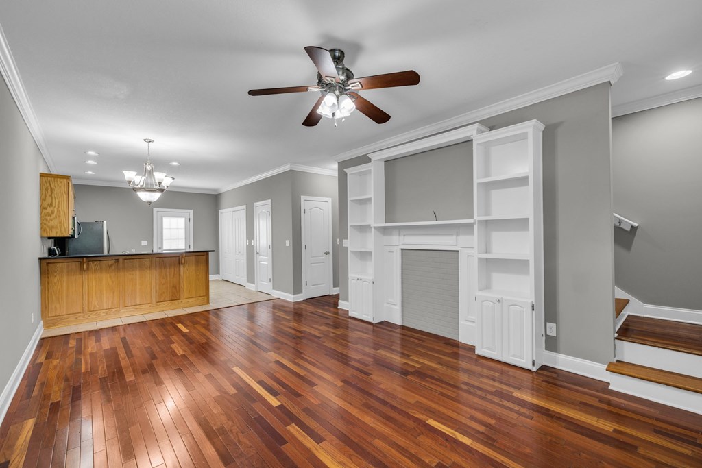 502 Hamilton Way