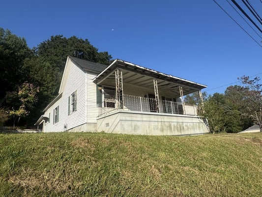 1109 TRAMMELL ST, DALTON, GA 30720 - Image ab2b7a37fd6b7bd4f5c3a0a20f56e6cf/4205496408
