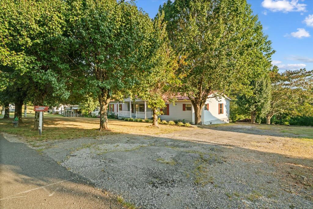 1504 Roach Hollow Road