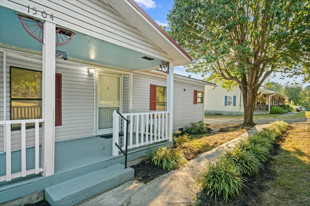1504 Roach Hollow Road