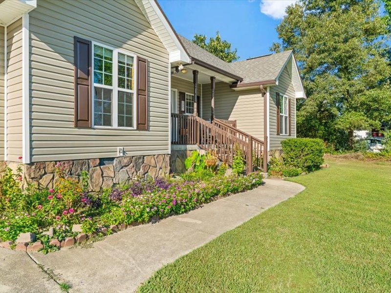 257 Ellis Circle