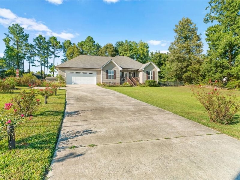 257 Ellis Circle