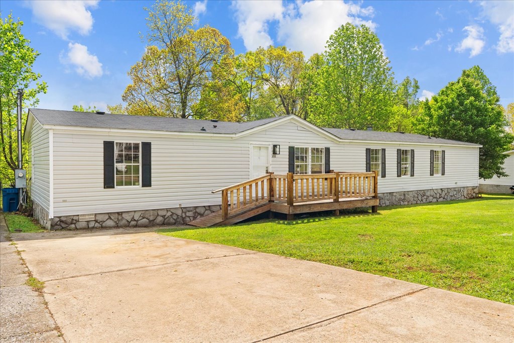 352 Saddle Horse Circle