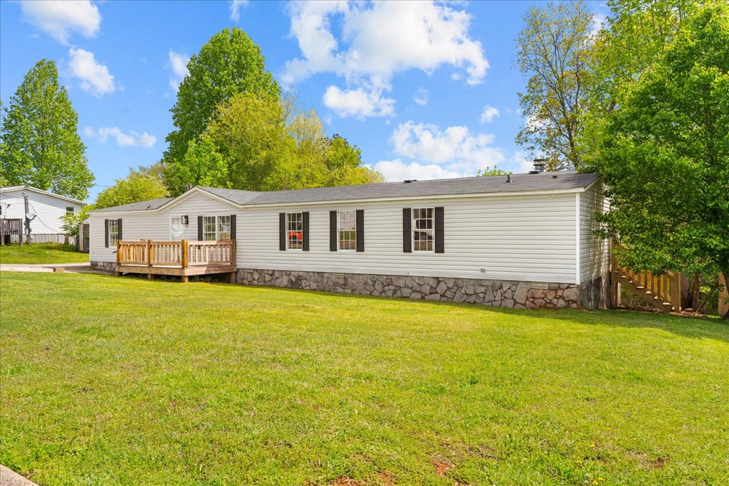 352 Saddle Horse Circle