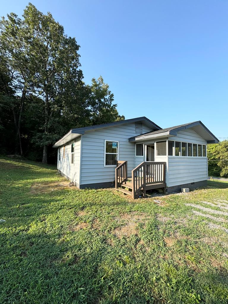 Photo 1 of 16 — 2377 S Riverbend Road, DALTON, GA 30721