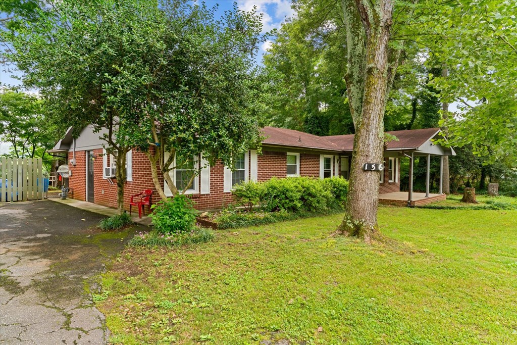 156 NW Parker Road