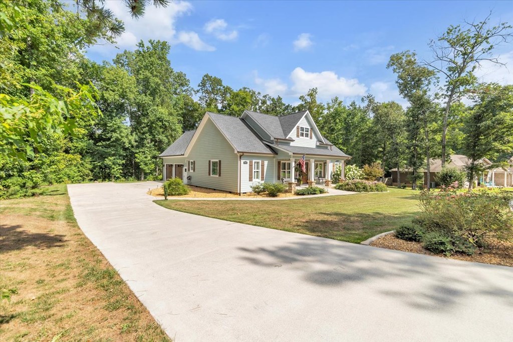 472 Heritage Circle